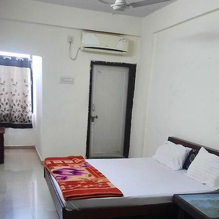 Hotel Rajtilak Guest House Vadali Exterior foto